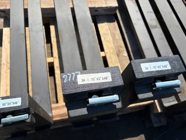 Fourche 4 po et 5 po de large x 48-60-72 po de long (neuve) - Photo 4