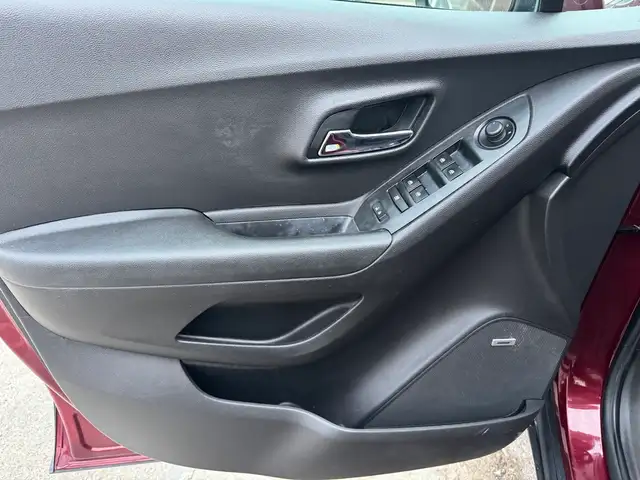 2016 Chevrolet Trax LT - Photo 12