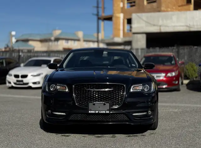 2022 CHRYSLER 300 - Photo 2