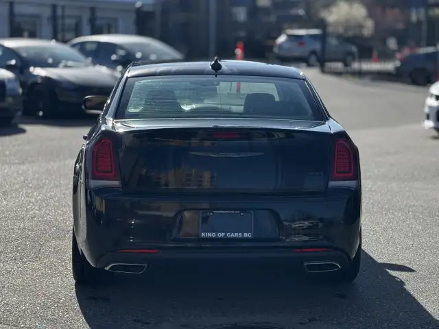 2022 CHRYSLER 300 - Photo 5