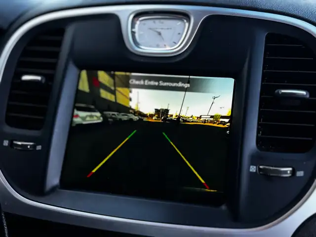 2022 CHRYSLER 300 - Photo 19