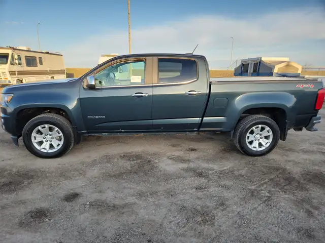 2017 Chevrolet Colorado - Photo 2