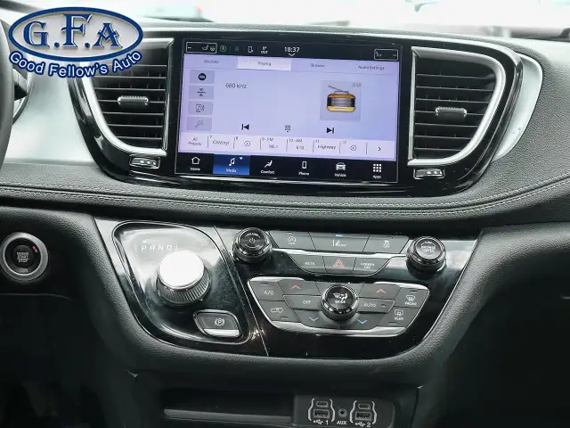 2022 Chrysler Pacifica TOURING L MODEL, AWD, 7 PASSENGER, LEATHE - Photo 14