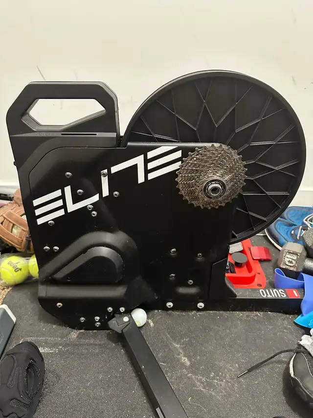 Direct Drive Smart Indoor Cycling Trainer  w/cassette