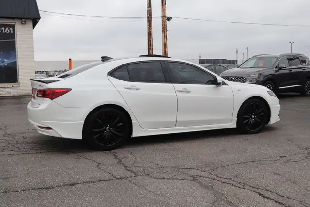 2017 Acura TLX - Photo 8