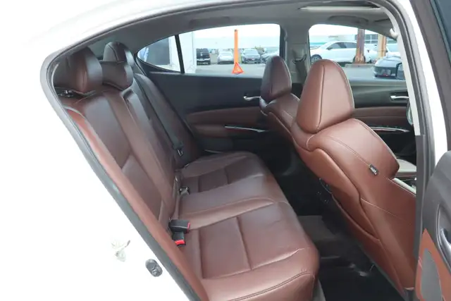 2017 Acura TLX - Photo 15