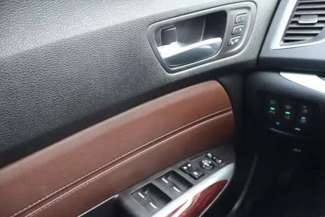 2017 Acura TLX - Photo 21