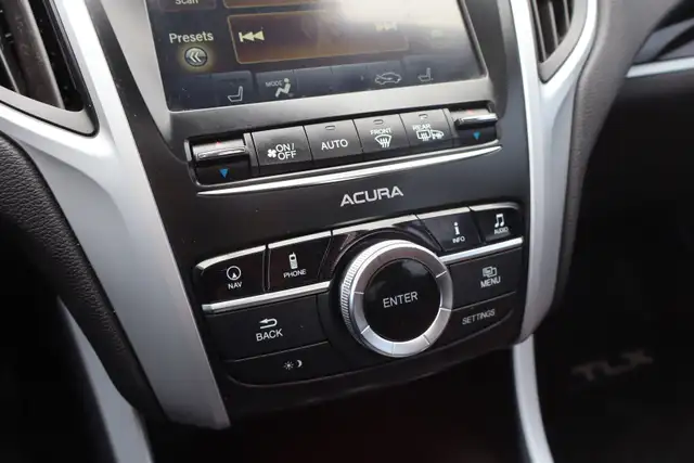 2017 Acura TLX - Photo 27