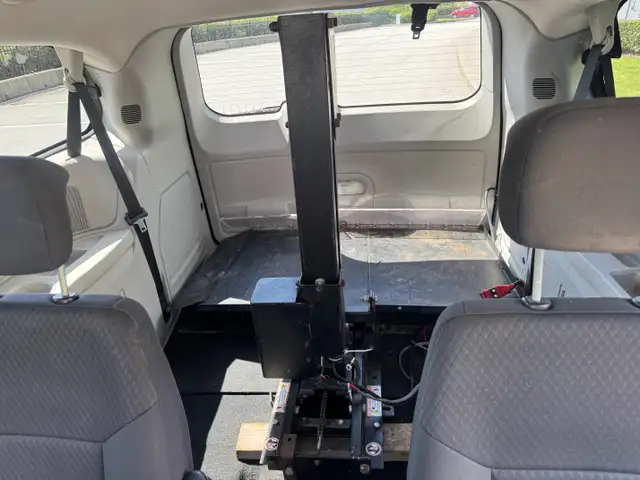 2010 DODGE GRAND CARAVAN SE AUTO A/C LIFT INSTALED LOCAL BC - Photo 10