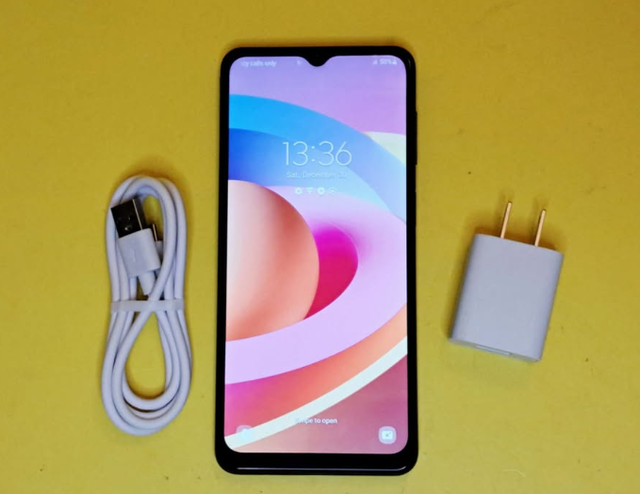 SAMSUNG GALAXY A12 CELLULAIRE 32GB ANDROID CELL PHONE DEBLOQUE/