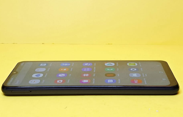 SAMSUNG GALAXY A12 CELLULAIRE 32GB ANDROID CELL PHONE DEBLOQUE/ - Photo 4