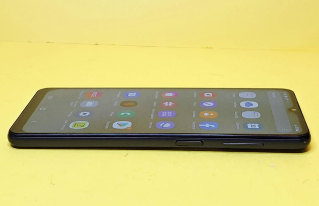 SAMSUNG GALAXY A12 CELLULAIRE 32GB ANDROID CELL PHONE DEBLOQUE/ - Photo 5