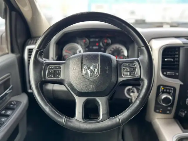 2019 Ram 1500 Classic SLT Crew Cab 5.7L V8 - Photo 10
