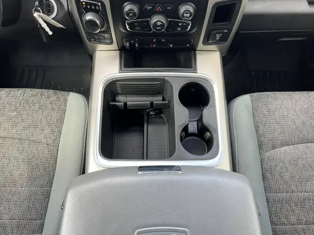 2019 Ram 1500 Classic SLT Crew Cab 5.7L V8 - Photo 18