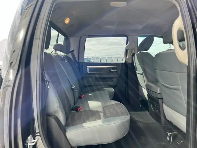 2019 Ram 1500 Classic SLT Crew Cab 5.7L V8 - Photo 20