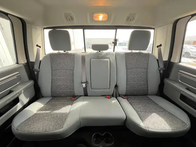 2019 Ram 1500 Classic SLT Crew Cab 5.7L V8 - Photo 22