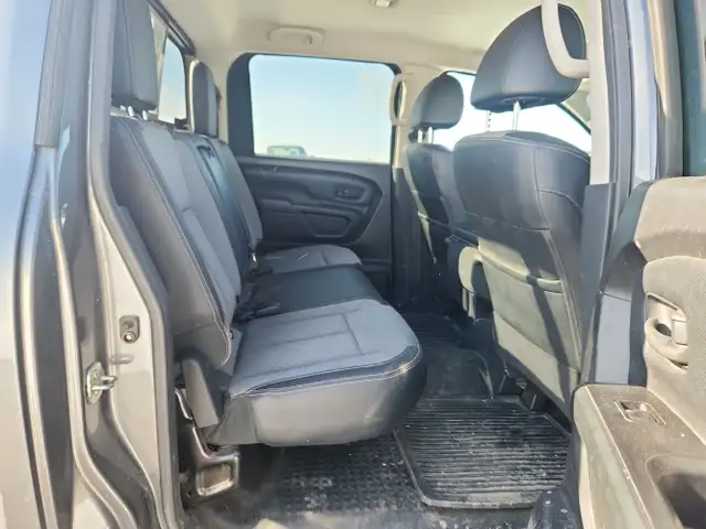 2017 Nissan Titan - Photo 17