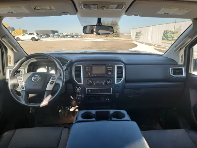 2017 Nissan Titan - Photo 18