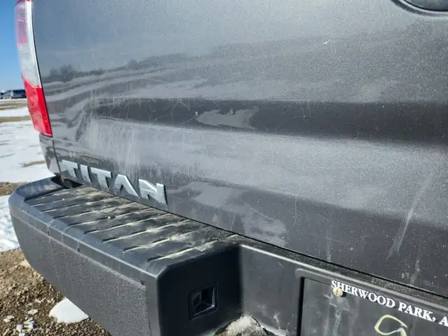 2017 Nissan Titan - Photo 40