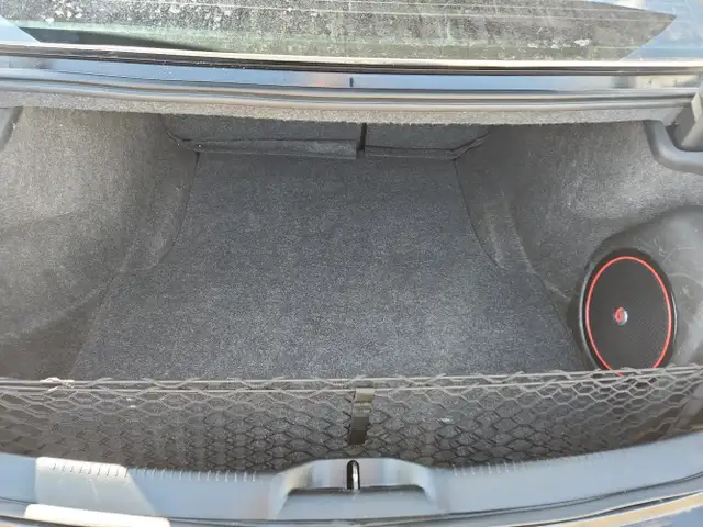 2016 Chrysler 300 - Photo 12