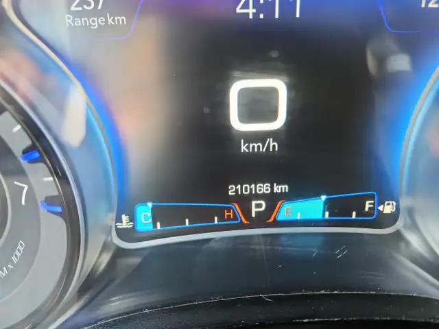 2016 Chrysler 300 - Photo 22