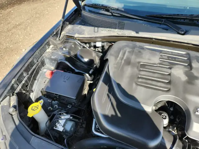 2016 Chrysler 300 - Photo 25