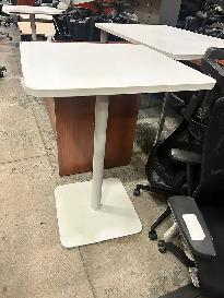 Bar Height Square Table-Excellent Condition-Call us! - Photo 2