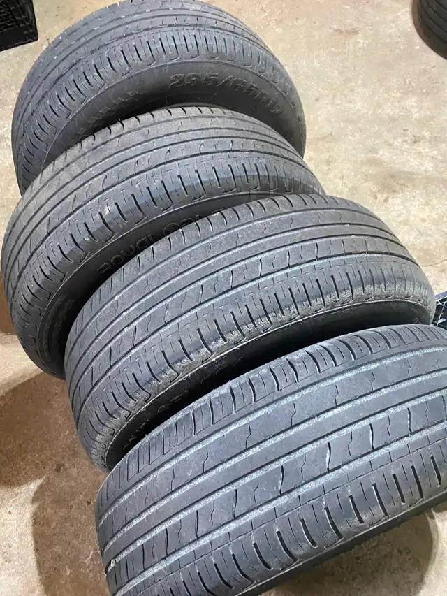 4 Hyundai Santa Fa Rims and Tires - Photo 4