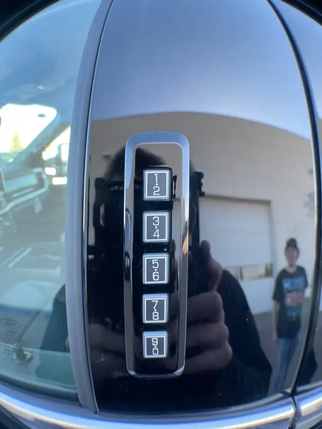 2026 Ford Super Duty F-350 Dually Lariat FX4 628A - Photo 32