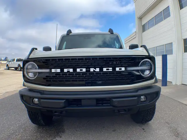 2026 Ford Bronco Outer Banks 4dr 314A - Photo 14