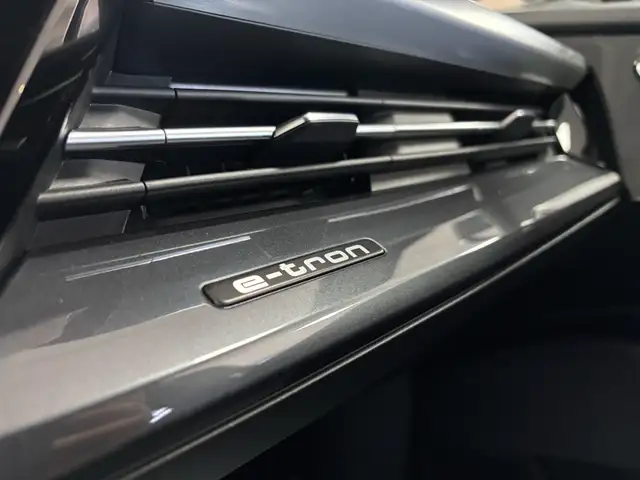 2024 Audi Q4 e-tron 50 quattro S Line - Photo 36