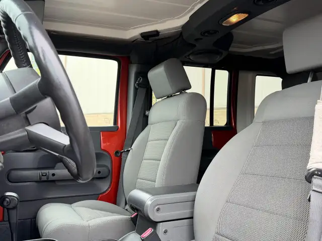 2009 Jeep Wrangler Sahara UNLIMITED ONE OWNER - Photo 28