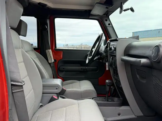 2009 Jeep Wrangler Sahara UNLIMITED ONE OWNER - Photo 31