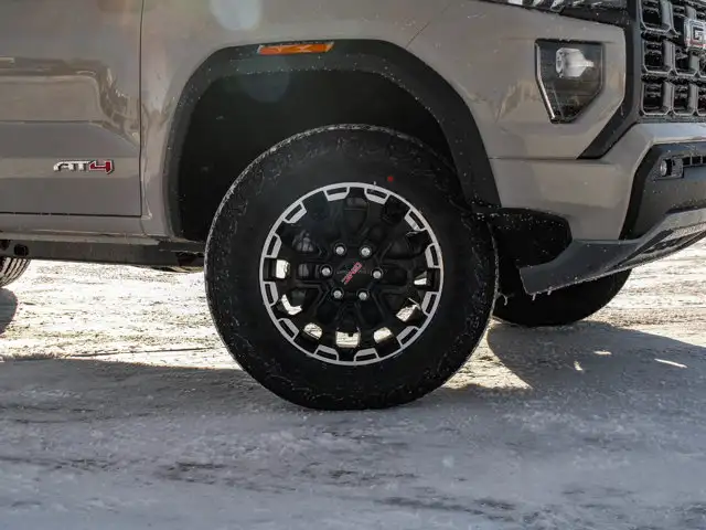 2026 GMC Canyon AT4 - Photo 9