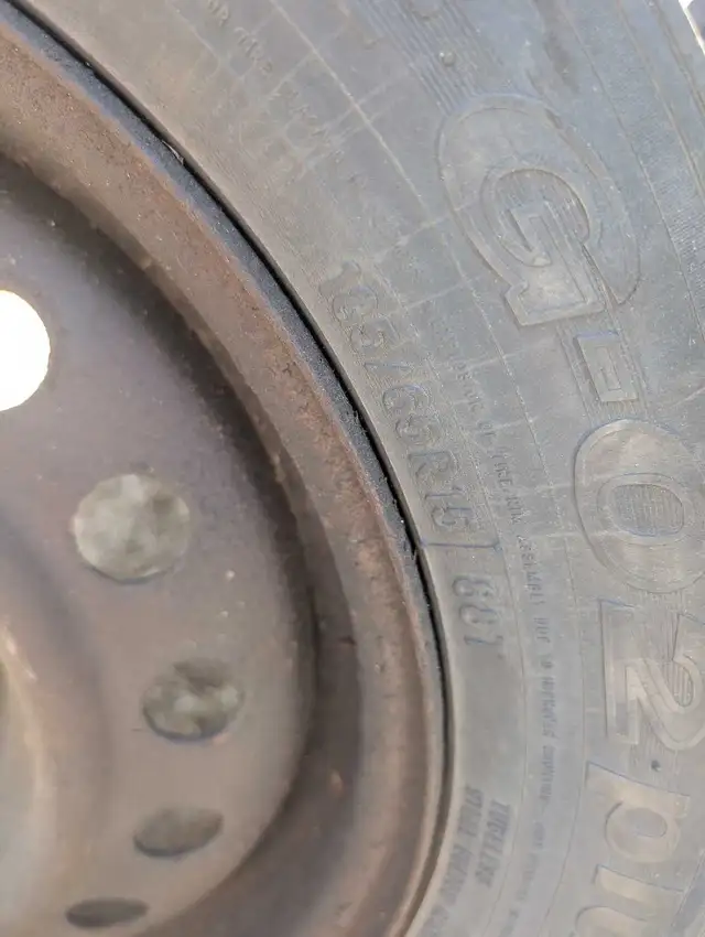 4 Pneus d'hiver avec roues 15 pouces (185/65R15) - Photo 4