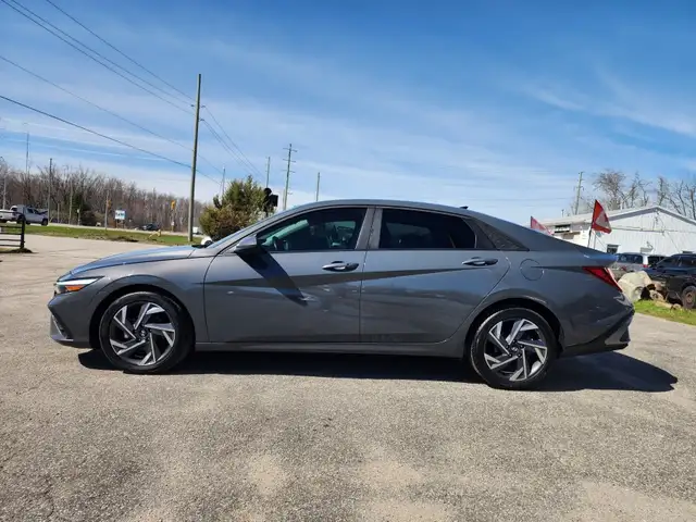 2025 HYUNDAI ELANTRA SEL SPORT - Photo 5