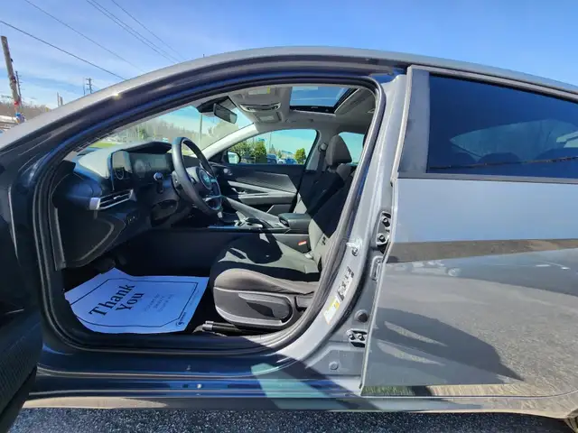 2025 HYUNDAI ELANTRA SEL SPORT - Photo 11