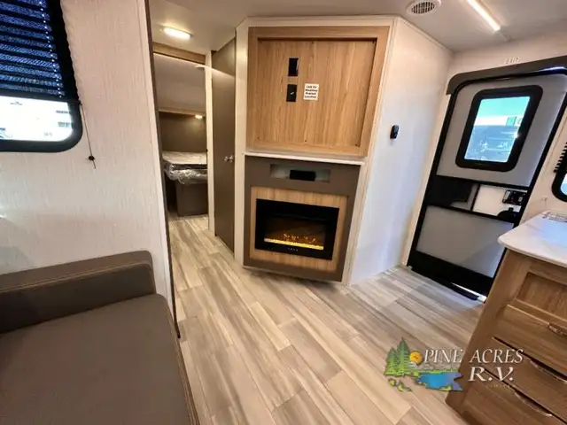 2025 Cruiser Avenir A-32BH SOLDSOLD Bunk House - Photo 12