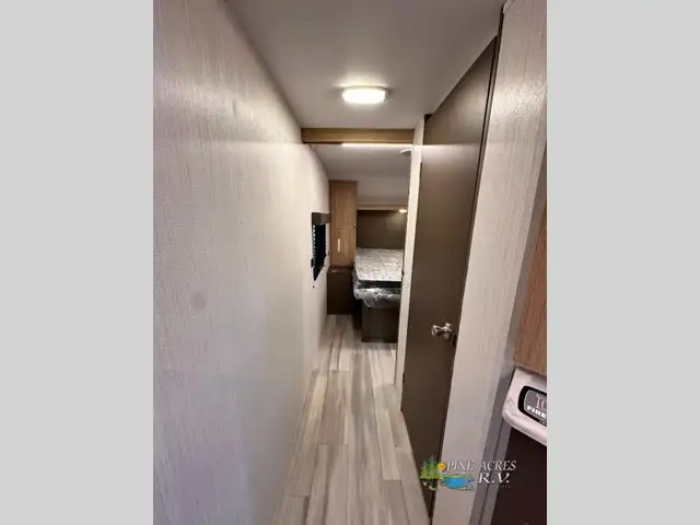 2025 Cruiser Avenir A-32BH SOLDSOLD Bunk House - Photo 33