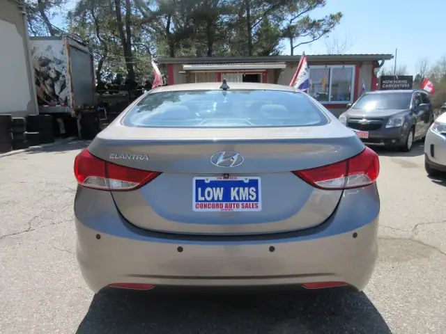 2013 Hyundai Elantra GL - Photo 8