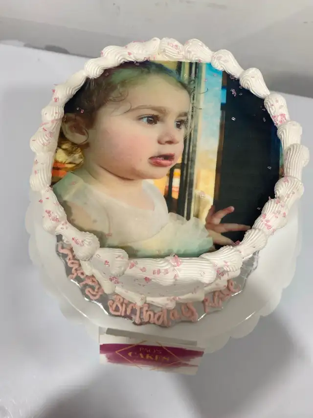 Butterfly cakes , rosettes cake, photo cakes Milton - Photo 6