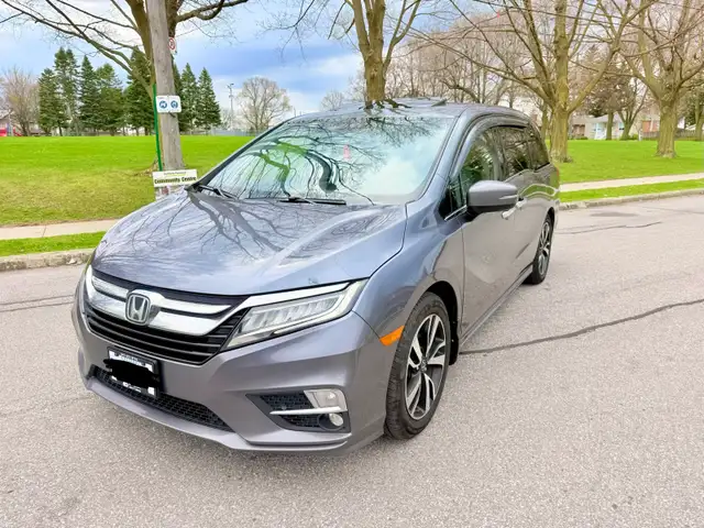 2018 Honda odyssey Touring fully loaded