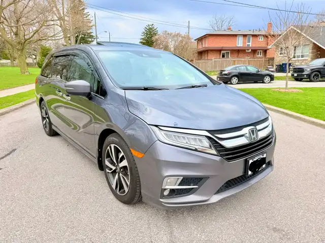2018 Honda odyssey Touring fully loaded - Photo 2