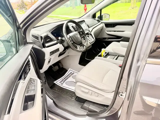 2018 Honda odyssey Touring fully loaded - Photo 5
