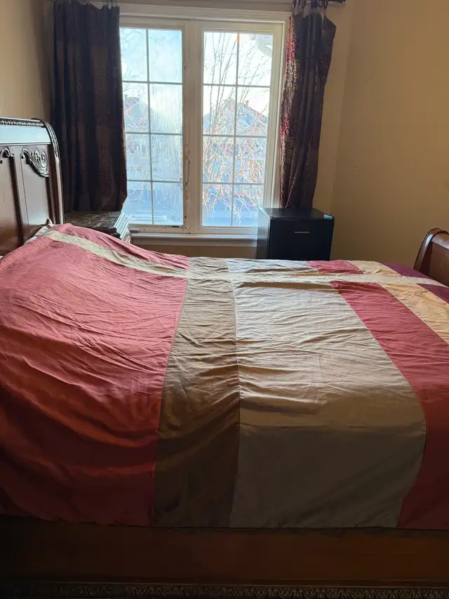 urgent. All included furnished room for rent female only - Photo 3