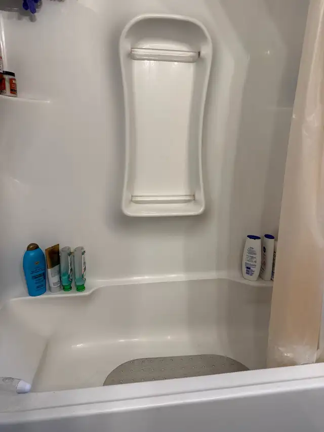 urgent. All included furnished room for rent female only - Photo 8