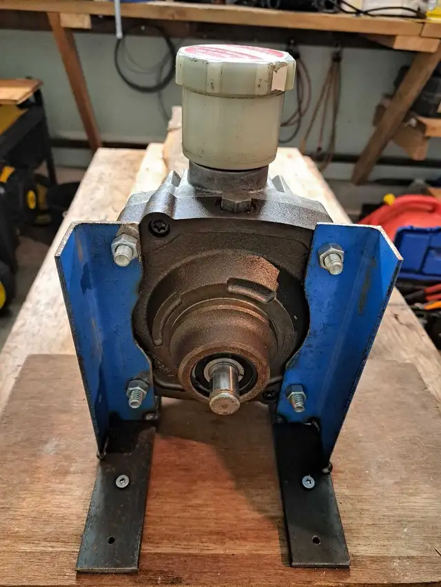 Hydrostatic Transmission for Walker T23 Mower - Photo 3