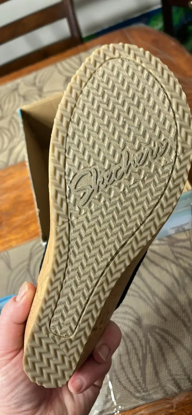 NEW - SKETCHERS Ladies Sandals with Luxe Foam (sz 8.5) $30! - Photo 4