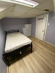 Cozy room in eastyork available from May 1st,$750/month