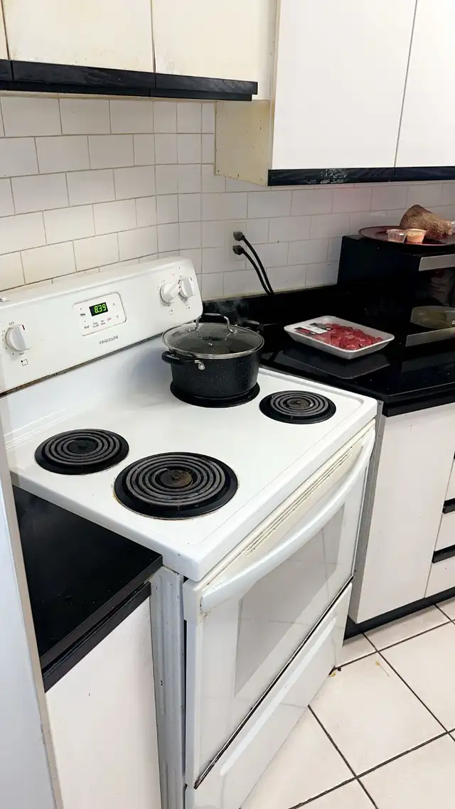 Furnished Room in Apartment building for rent $1200 - Photo 6